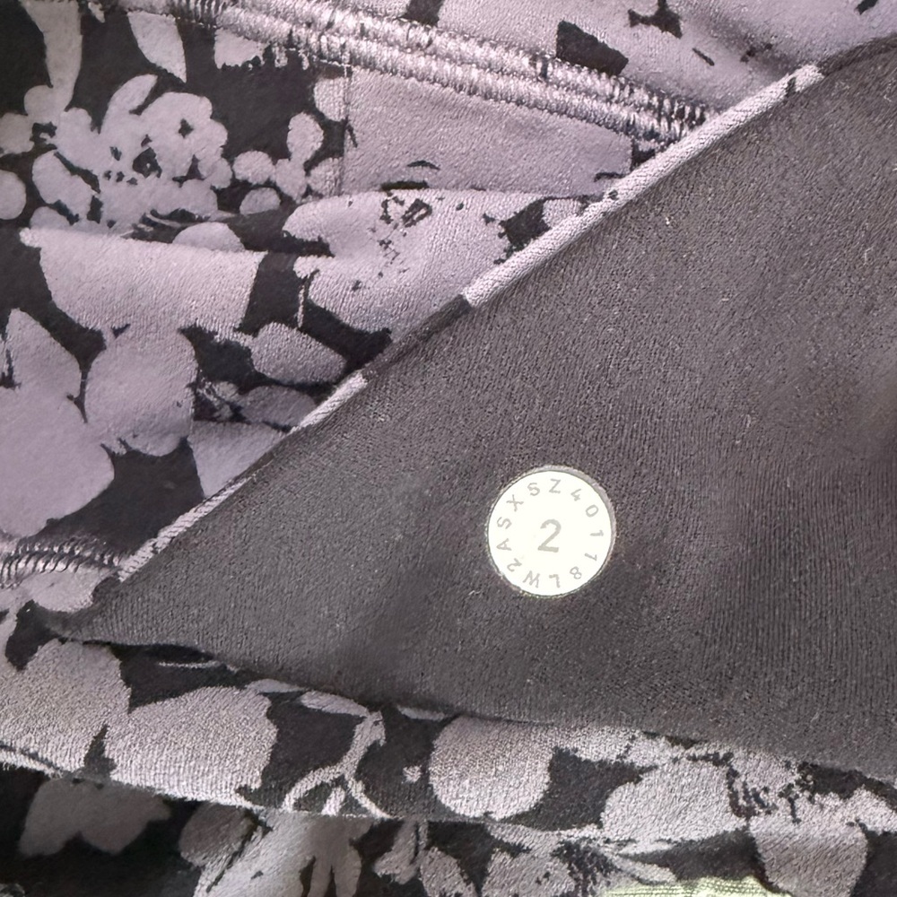 Lululemon Efflorescent Nebula Black and Gray Sports Bra - Picture 8 of 8
